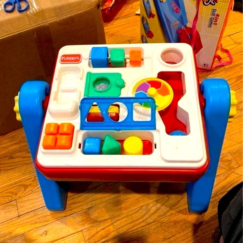 Playskool 4-in-1 Busy Center Activity Table, Desk & Easel!!